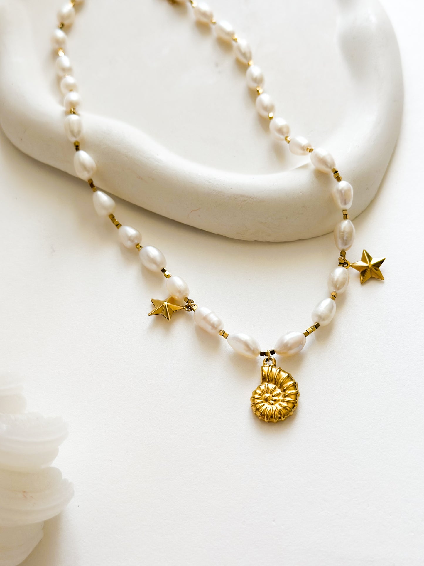Pearly Seashell Choker